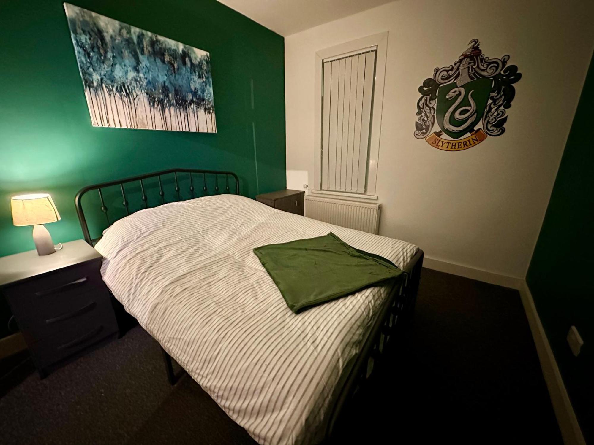 Wizards Corner Spacious 3 Bed Near Watford Junction Апартаменты