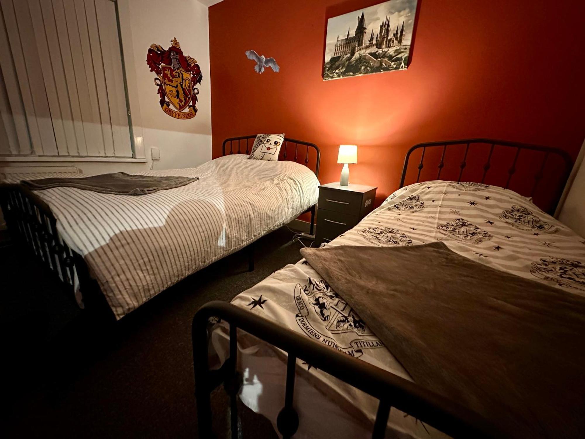 Апартаменты Wizards Corner Spacious 3 Bed Near Watford Junction *