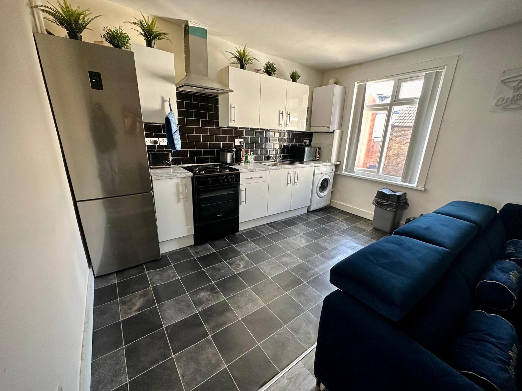 Wizards Corner Spacious 3 Bed Near Watford Junction Apartment *