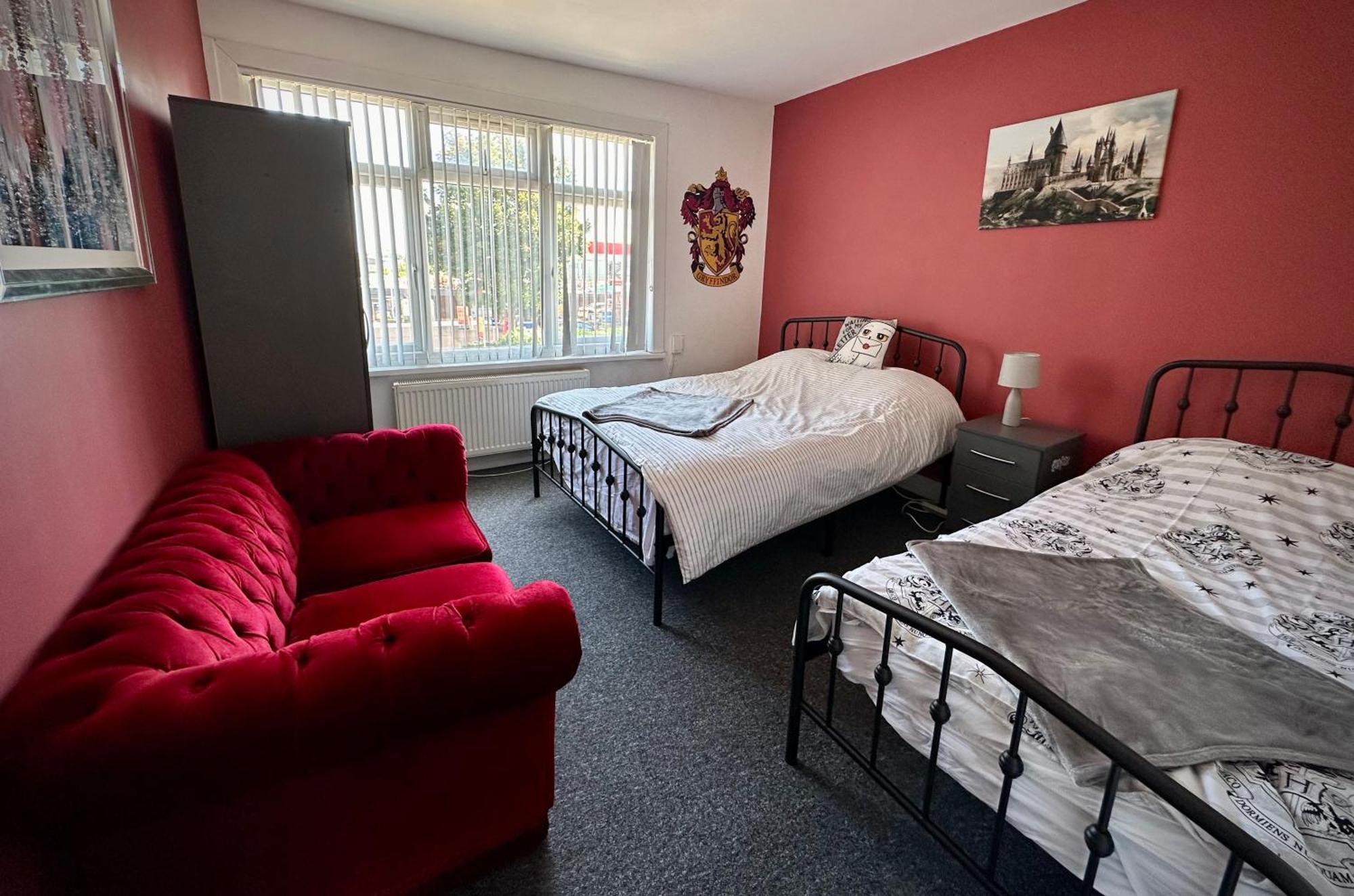 Wizards Corner Spacious 3 Bed Near Watford Junction Apartment